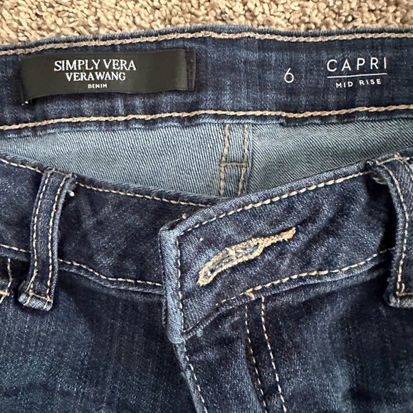 Simply Vera Classic Capri blue Jeans. - Picture 5 of 9